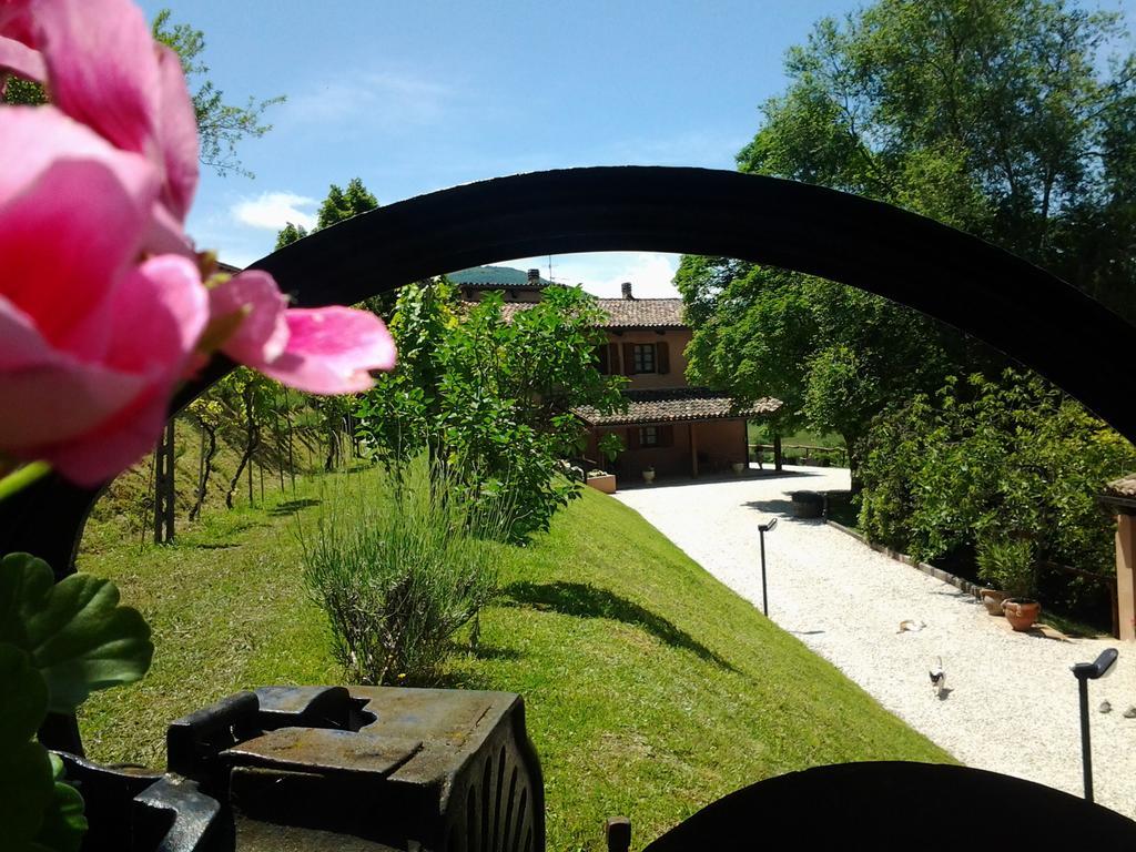 Agriturismo Gioie Di Campagna Fabriano Eksteriør billede
