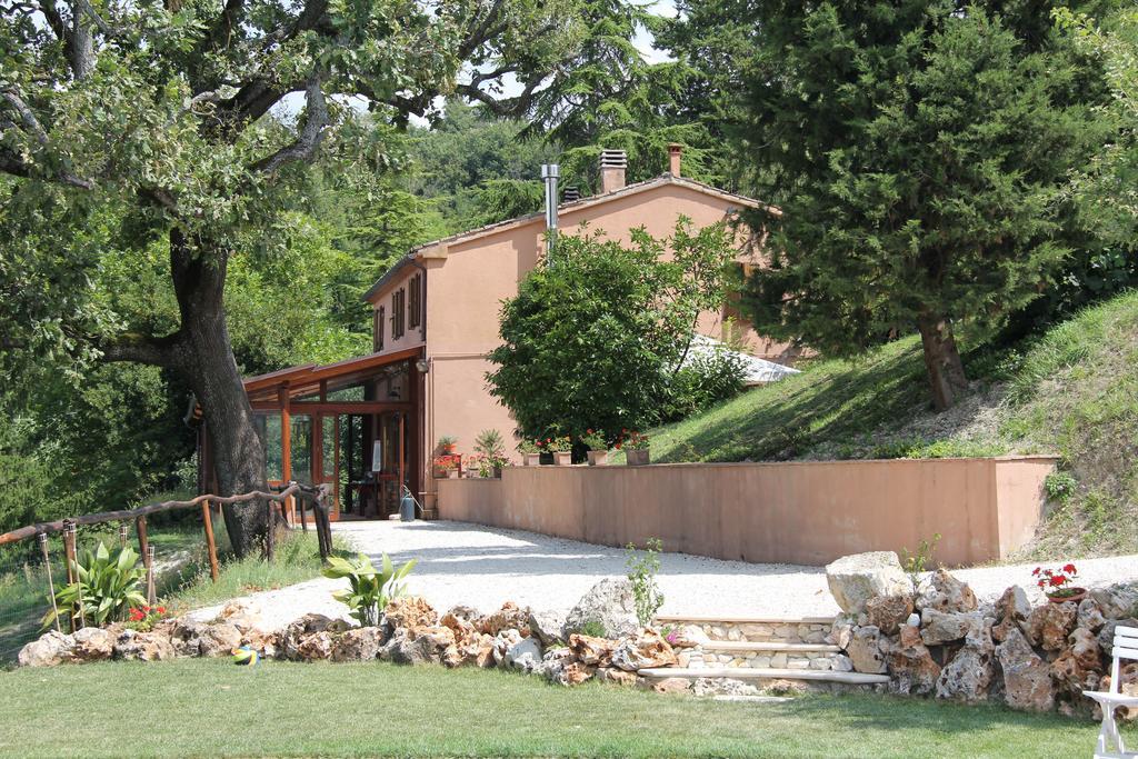 Agriturismo Gioie Di Campagna Fabriano Eksteriør billede