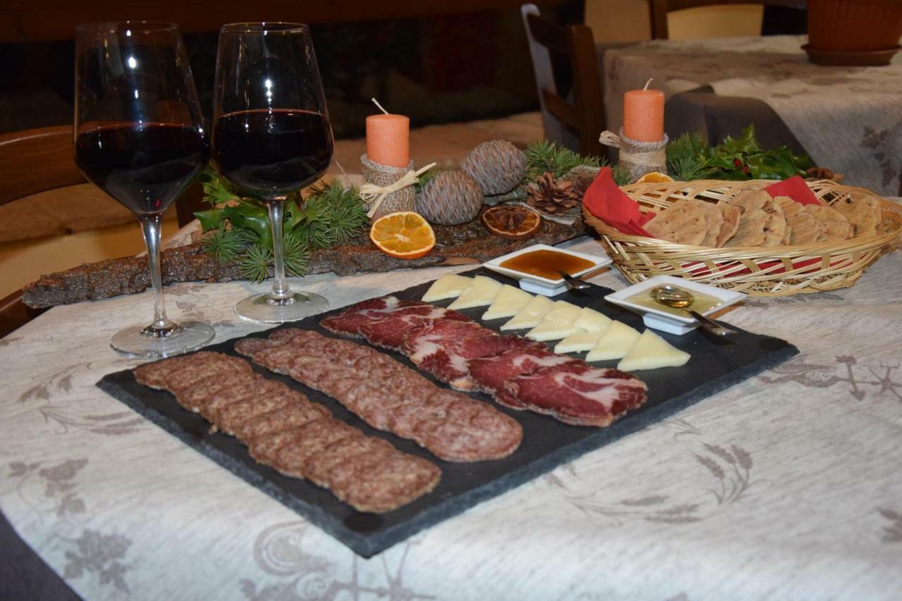 Agriturismo Gioie Di Campagna Fabriano Eksteriør billede