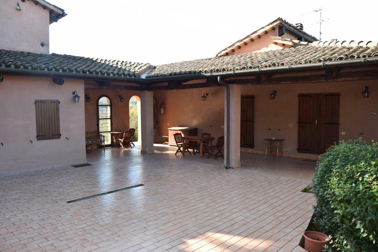 Agriturismo Gioie Di Campagna Fabriano Eksteriør billede