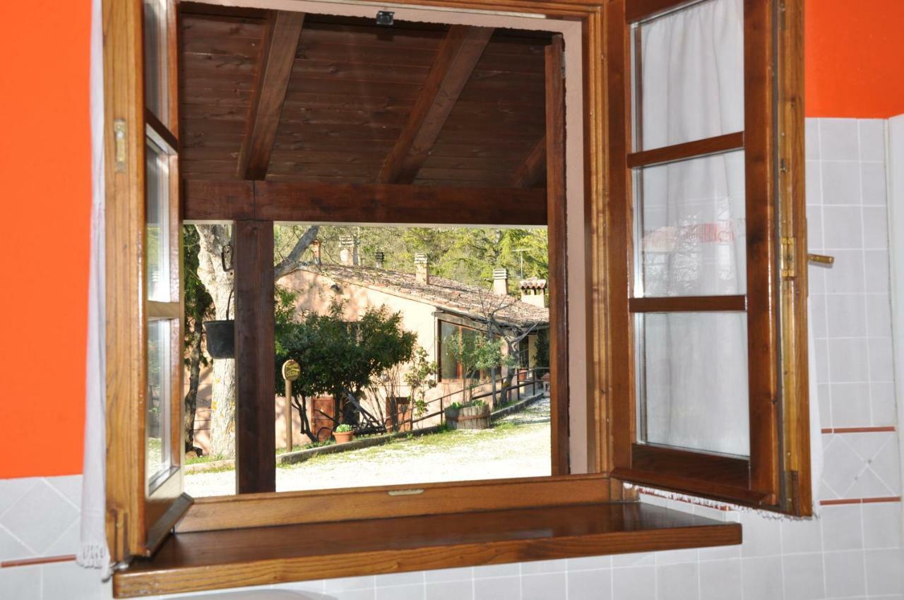 Agriturismo Gioie Di Campagna Fabriano Eksteriør billede